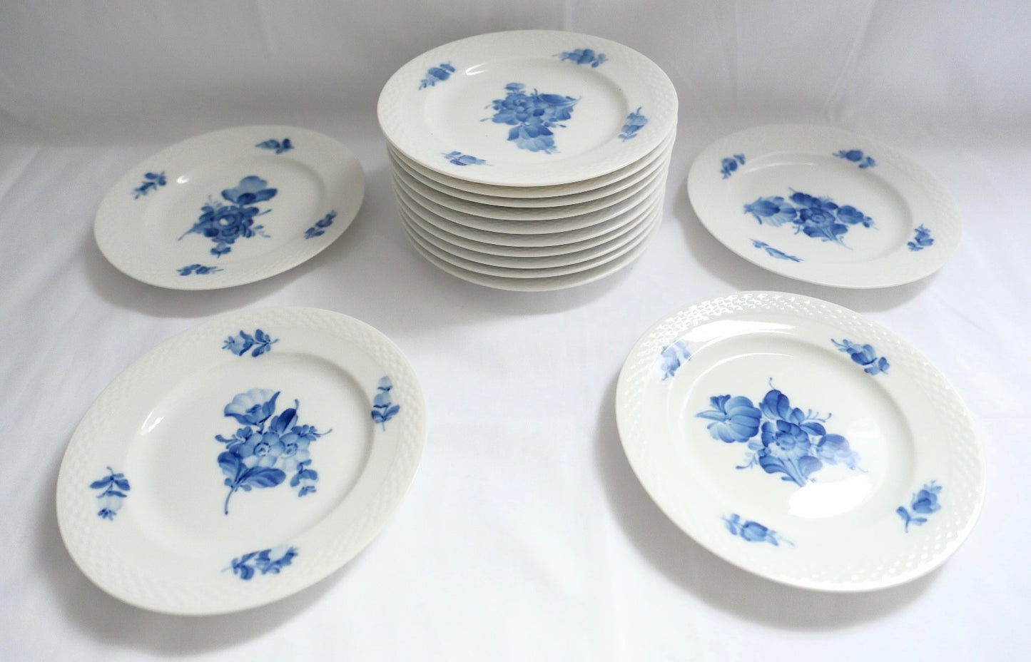 14 Stück ROYAL COPENHAGEN " Blaue Blume " Porzellan Teller 8092