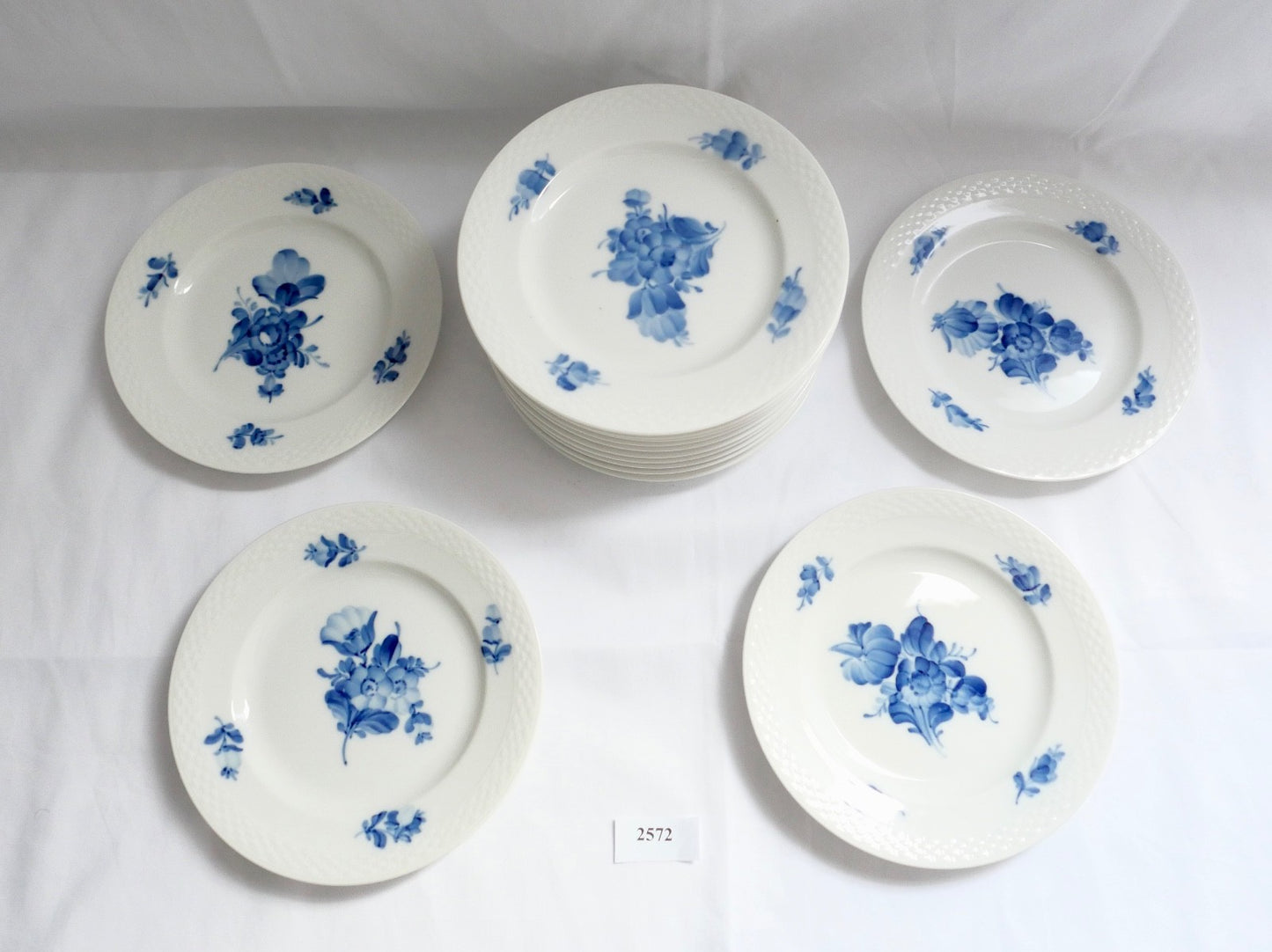 14 Stück ROYAL COPENHAGEN " Blaue Blume " Porzellan Teller 8092