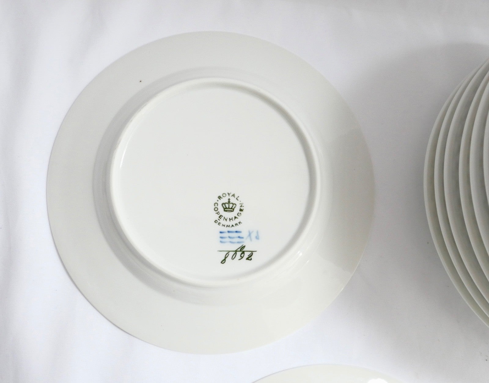 14 Stück ROYAL COPENHAGEN " Blaue Blume " Porzellan Teller 8092