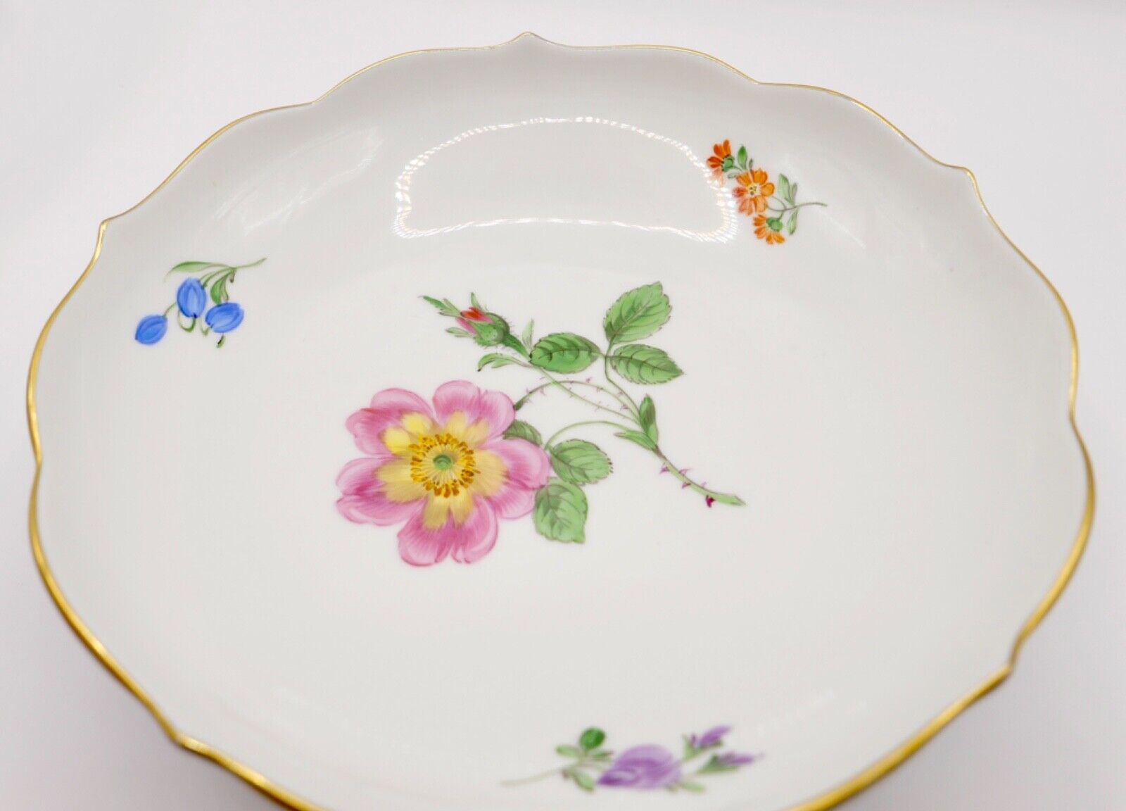 Meissen Schale " Blumenbemalung " mit Goldrand  Ø 18cm