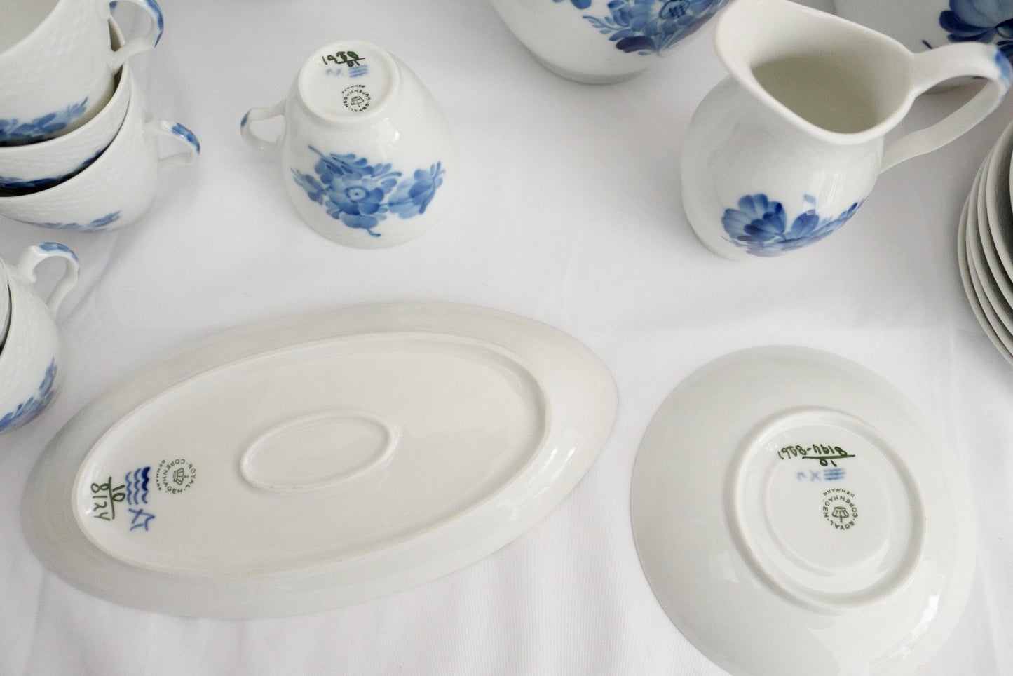 30 Tlg ROYAL COPENHAGEN " Blaue Blume " Kaffee Service Porzellan Teller Tassen