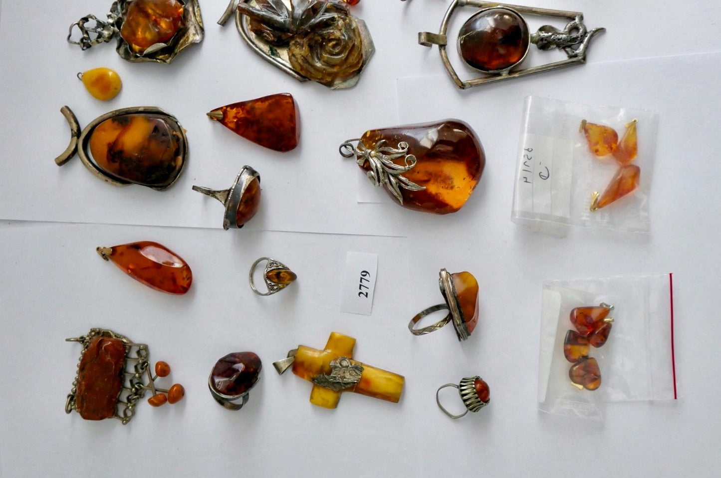 Großes Konvolut Bernstein Schmuck versilbert Anhänger Ring Kreuz Naturbernstein