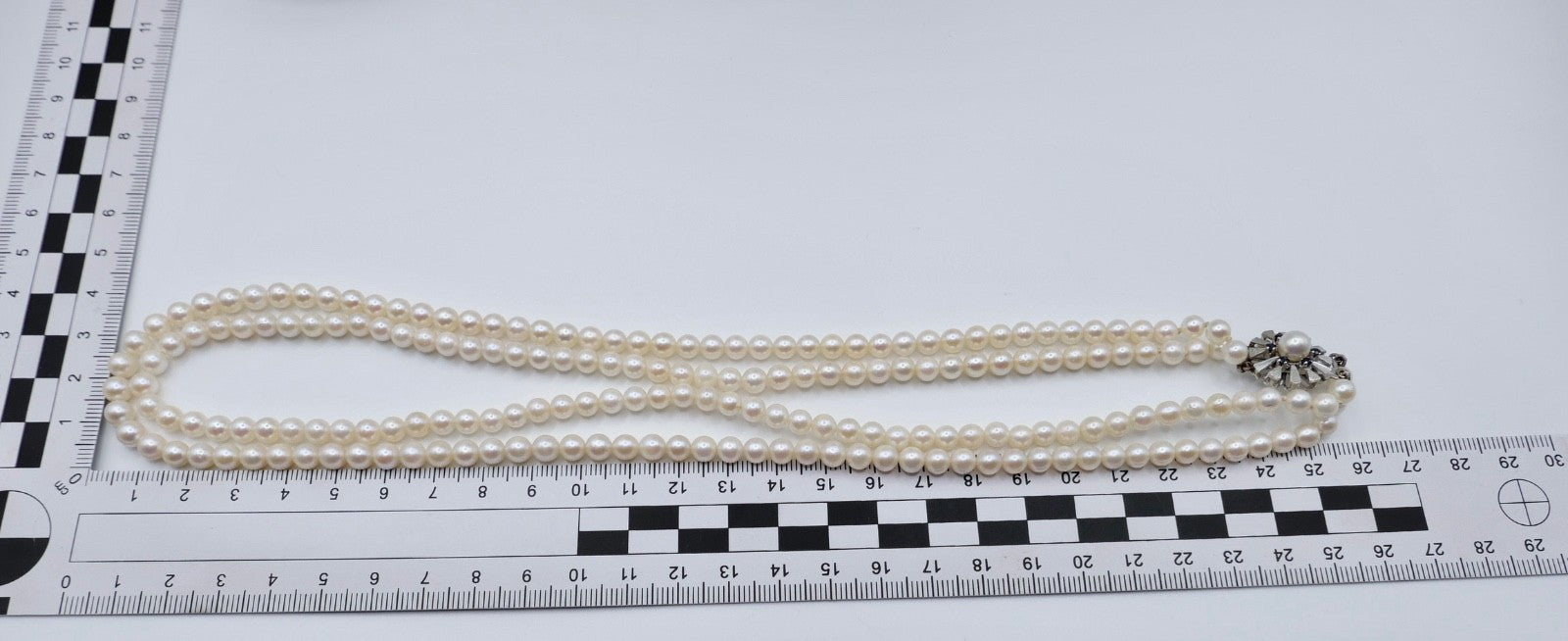 14K Weißgold Perlenkette Doppelreihig Saphir Akoya-Perlen 585 Zertifikat 1975