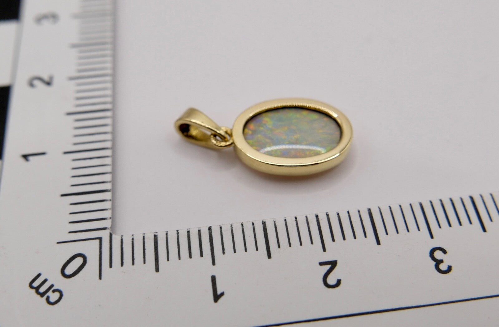 kleiner Anhänger 750 / 18K Gold Gelbgold mit Opal