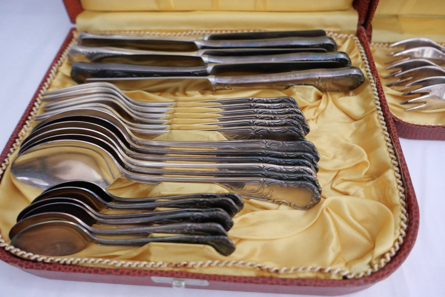 24 Tlg. Besteck Set G.S. 100 Barock Löffel Gabel Messer Im Original Etui