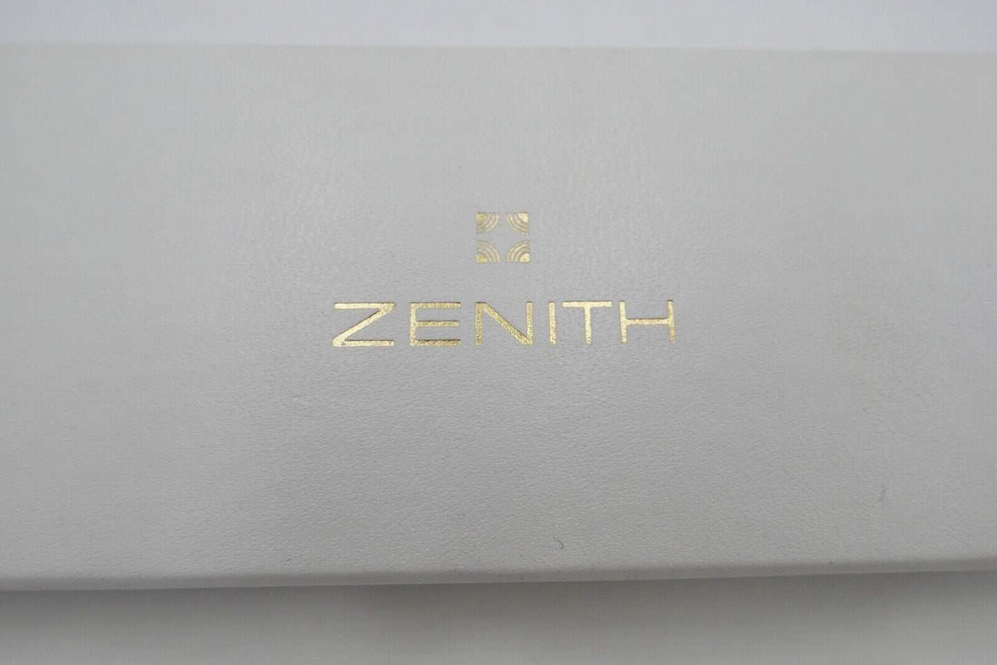 Original Zenith UMKARTON Box ETUI Uhrenetui in weiß 1990er-2000er Jahre