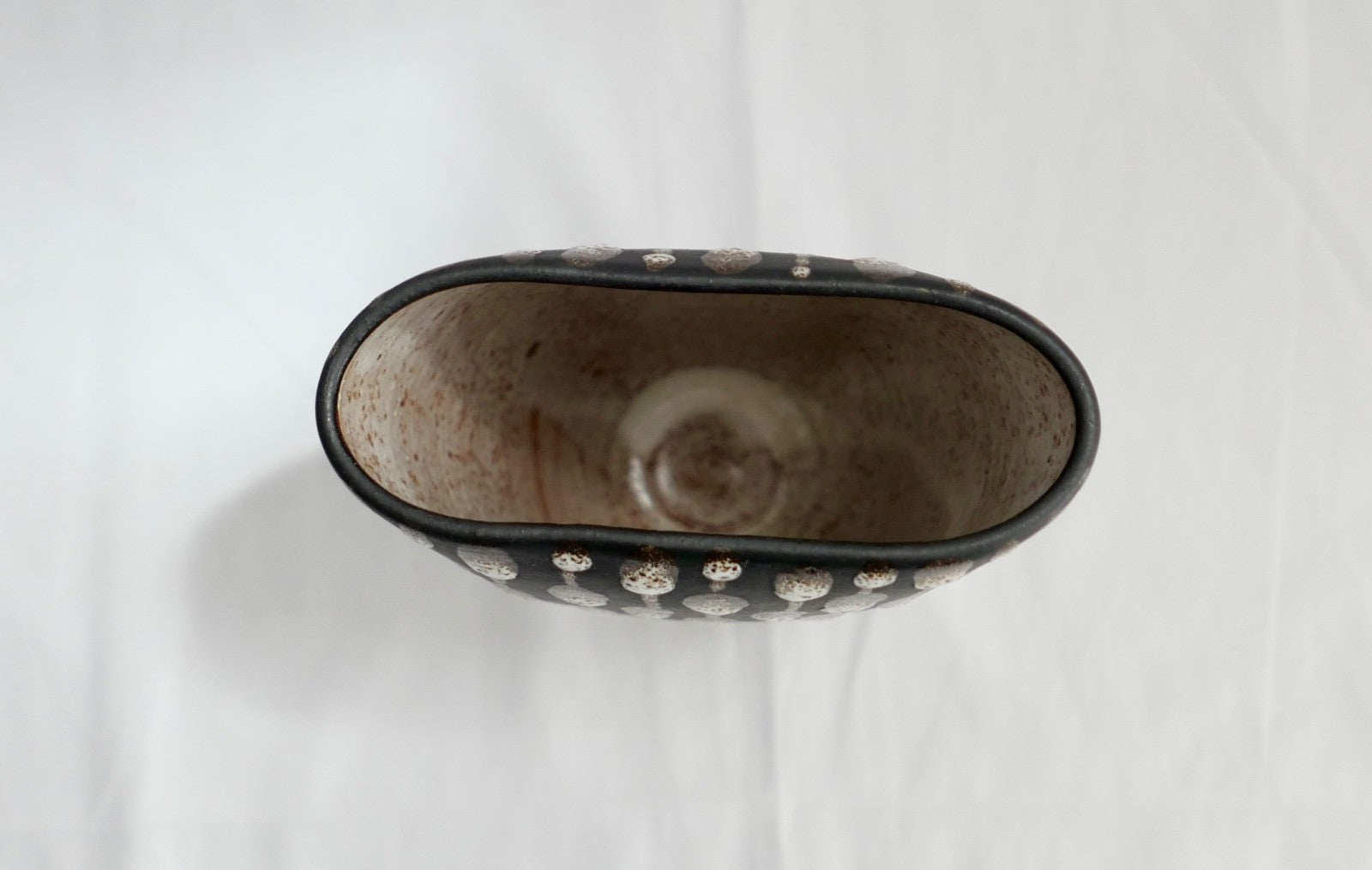 1960er 1970er Keramik Monika Maetzel Blumenvase in schwarz weiß 17 cm Dänemark