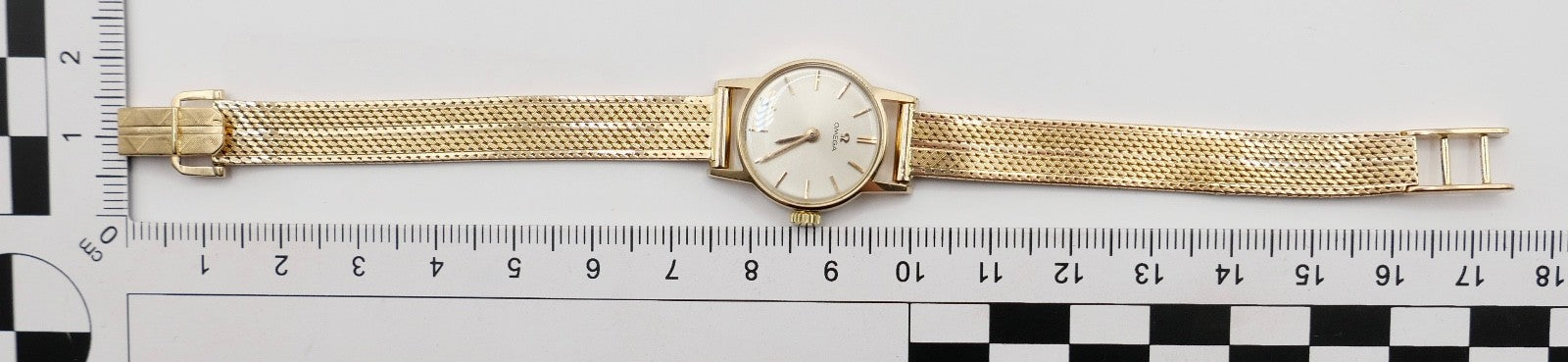 Klassische 1960er Jahre Omega Damenuhr Handaufzug 750 18K Vollgold Cal. 620