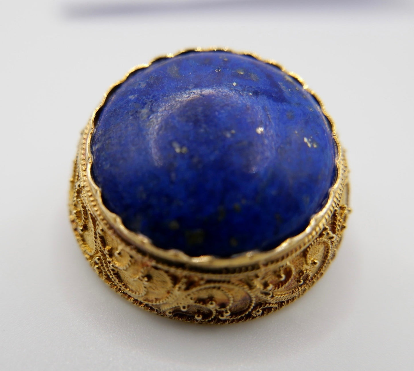 Antike Historismus Brosche um 1880  Lapislazuli  feuervergoldet hart vergoldet