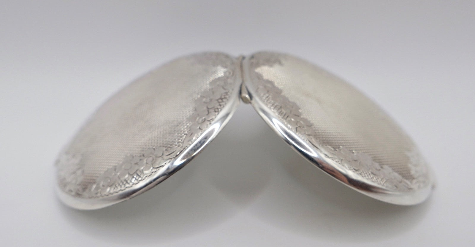 Antike Silber Puderdose Josef Pauser Schwäbisch Gmünd 830S Guilloche Jugendstil