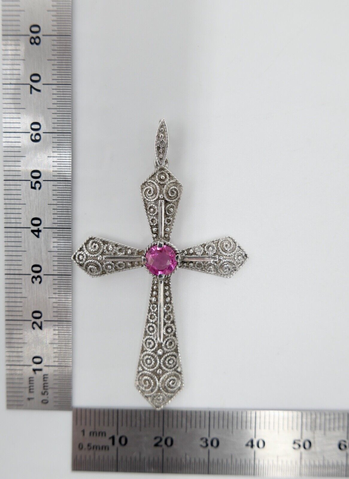 alter filigraner Kreuz Anhänger mit rosa Glasstein 835 Silber 62,0 mm