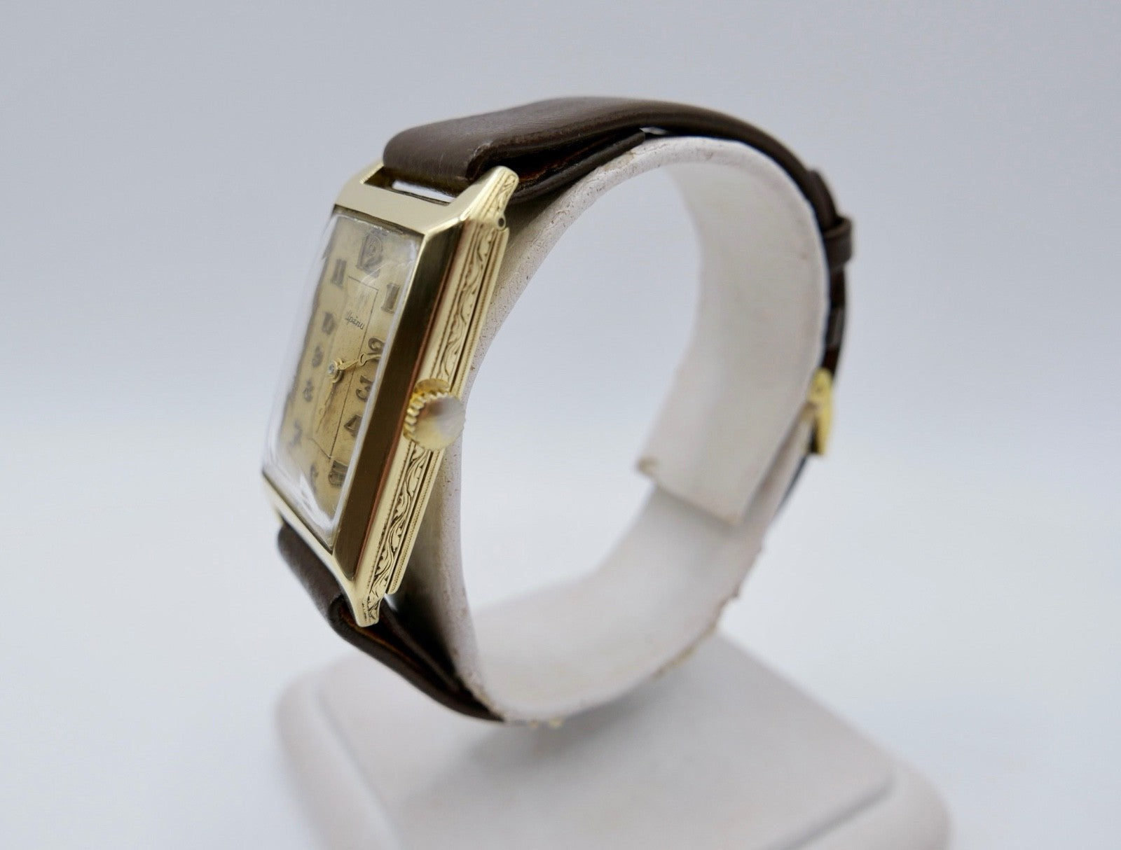 Art Deco 1930er Armbanduhr aus 585  Gelbgold 14K Alpina 863 Herrenuhr