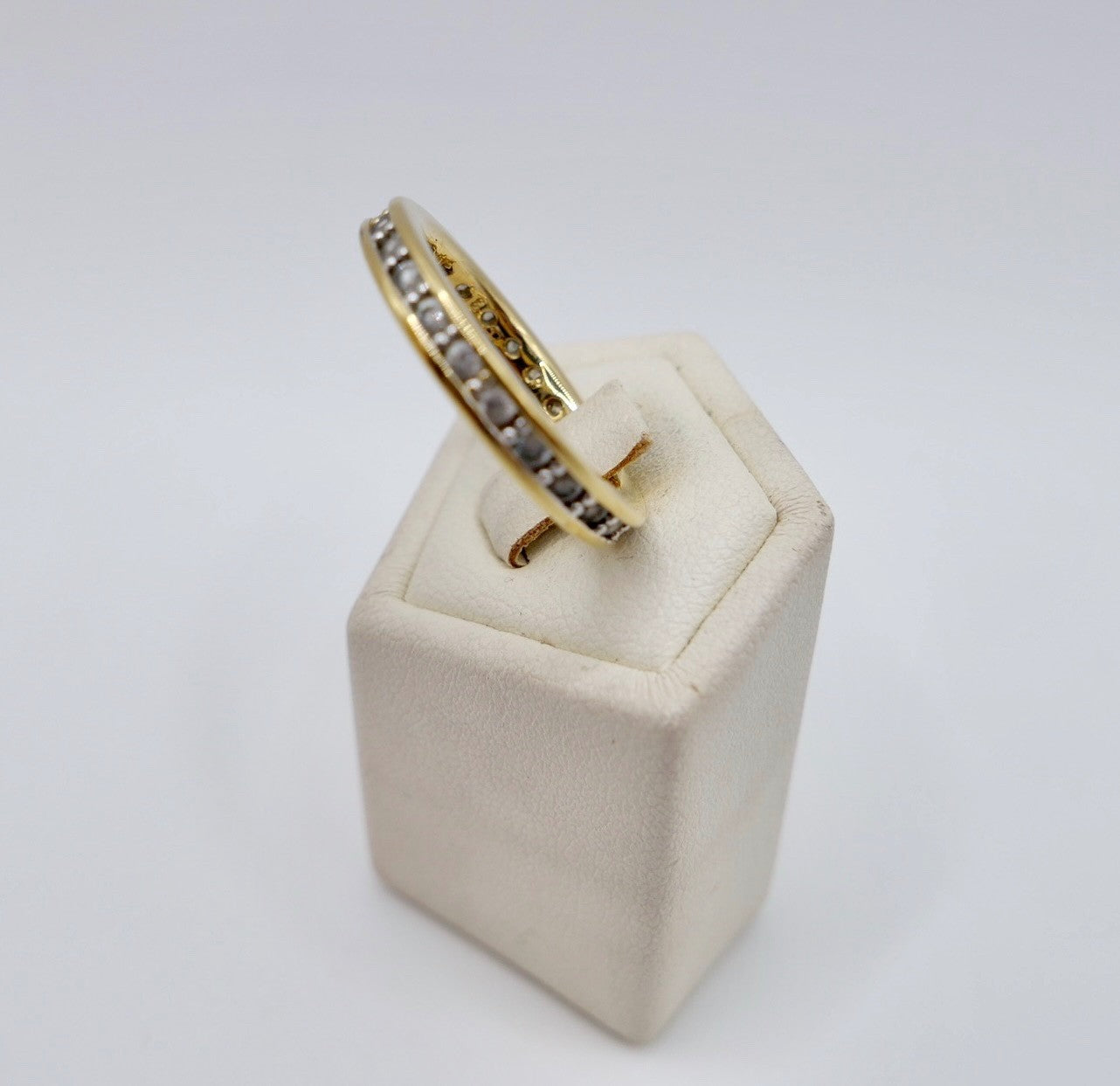 Alter eleganter Eternity Memory Ring vergoldet mit Besatz Gr. 57 mit Hersteller