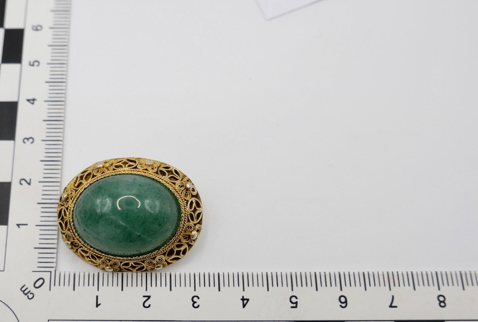 Silber Brosche vergoldet mit Jadeit Cabochon um 1950