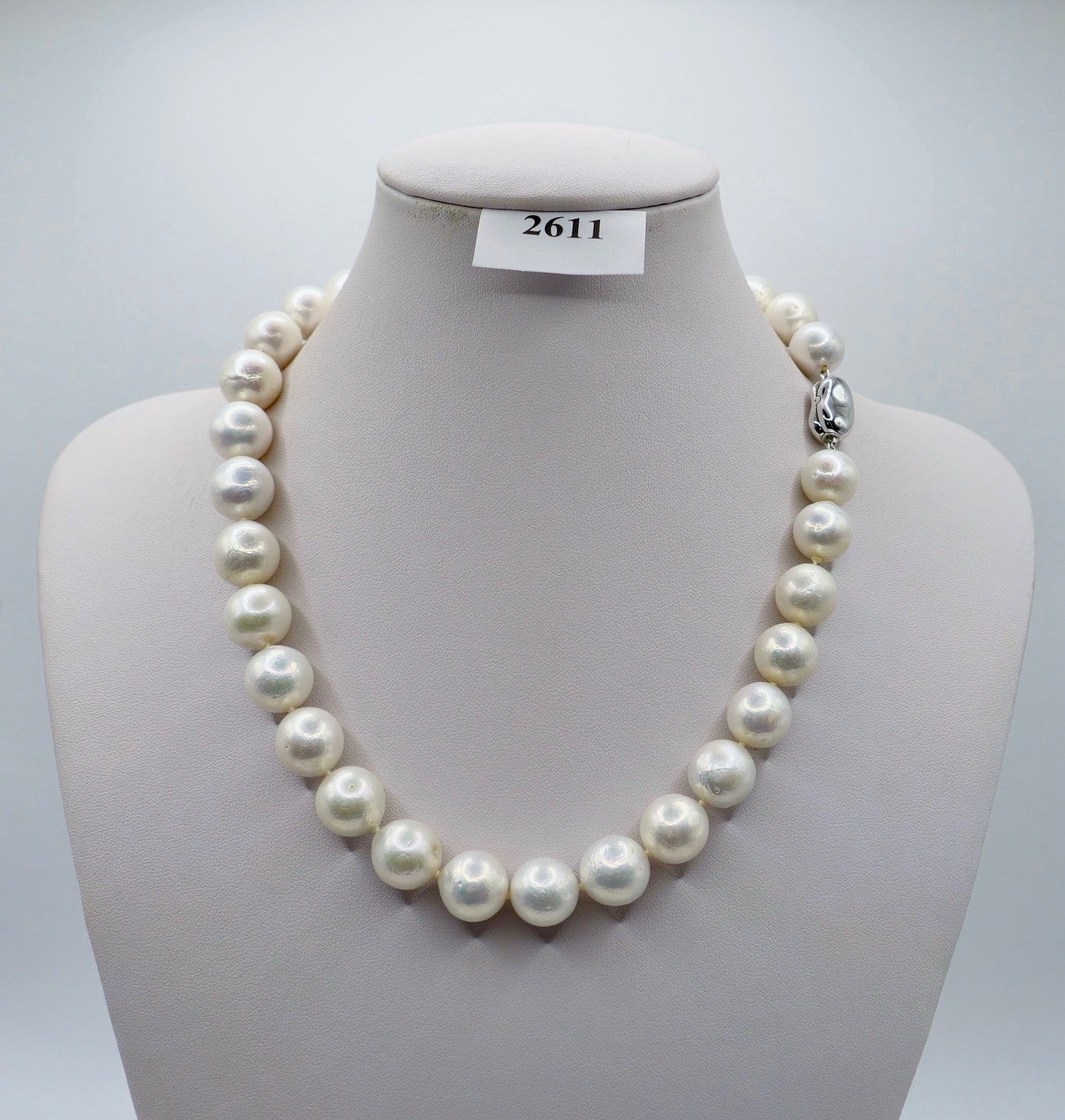 70er Jahre Perlenkette Collier 43 cm Ø 12-13 mm Silber