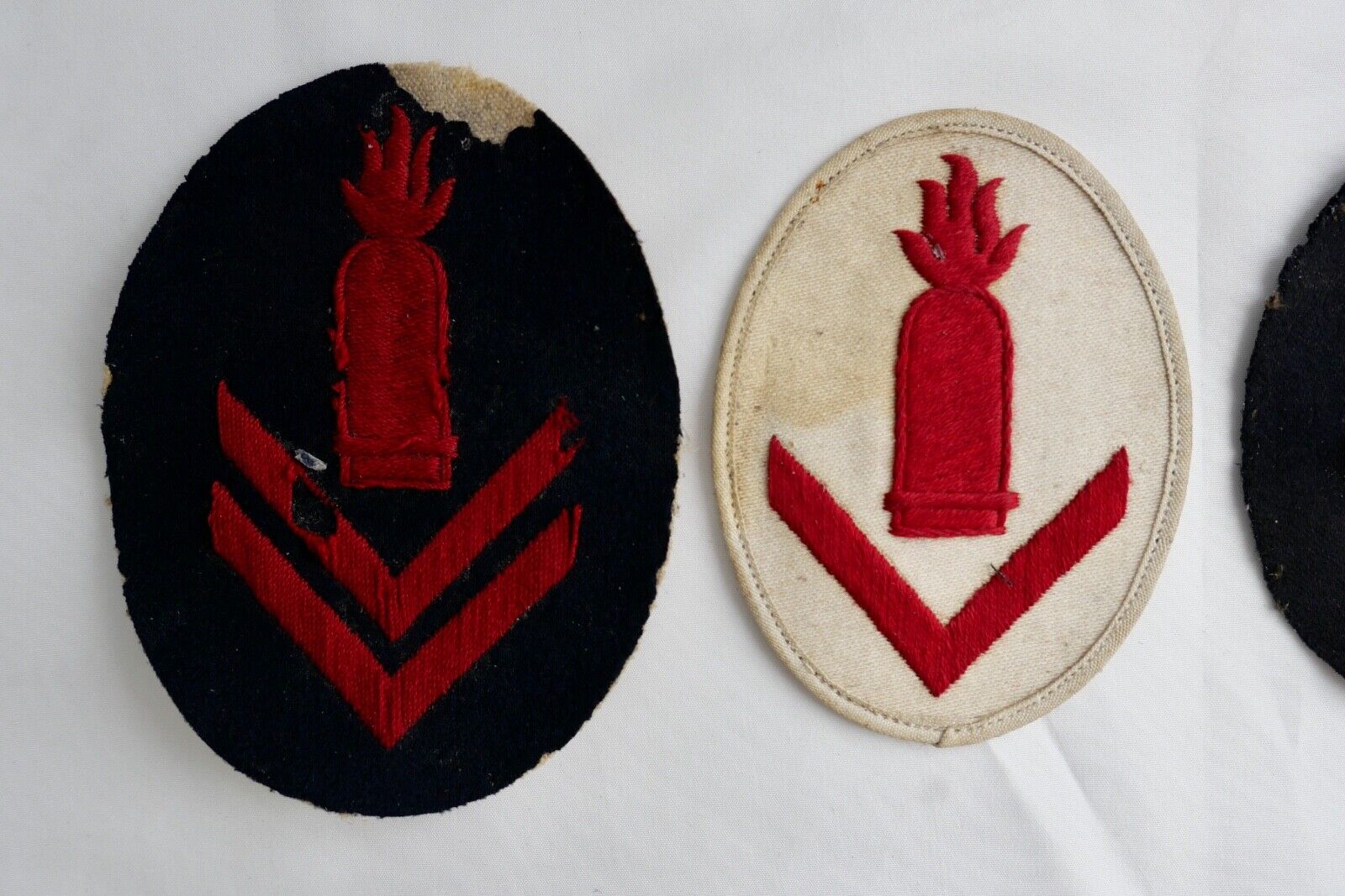 Posten 4x Ärmelabzeichen Kriegsmarine Sonderausbildung WK2 WW2 Geschützführer - Antikhandel-Stuttgart