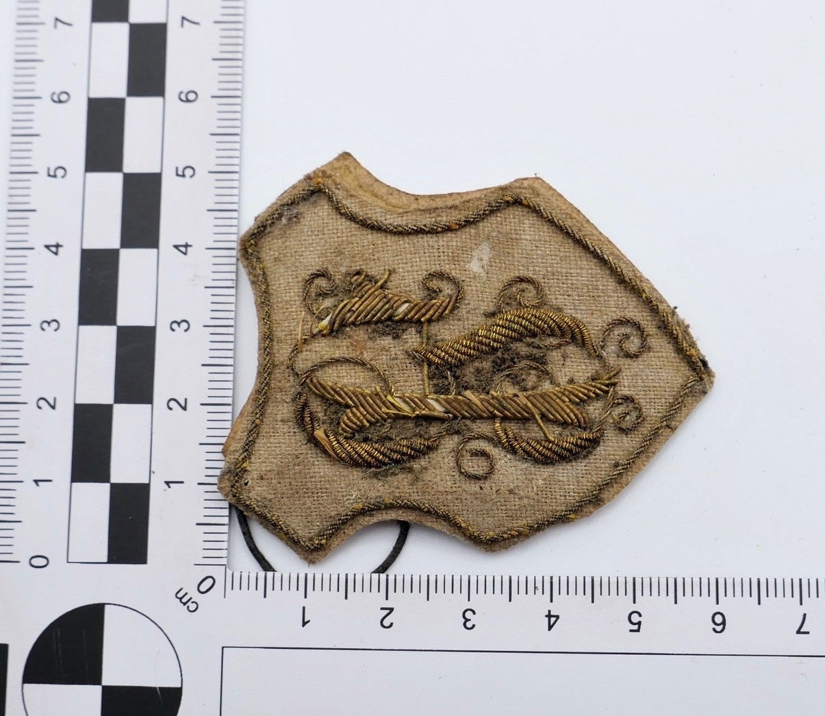 Antikes Stoffabzeichen Monogramm Goldstickerei um 1870-1900