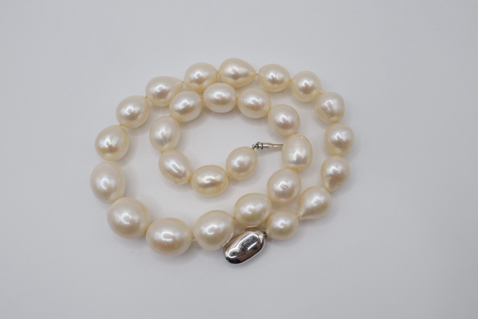 70er Jahre Perlenkette Collier 44 cm Ø 12-15 mm SILVER TOP GSV BOTTOM PAT.P
