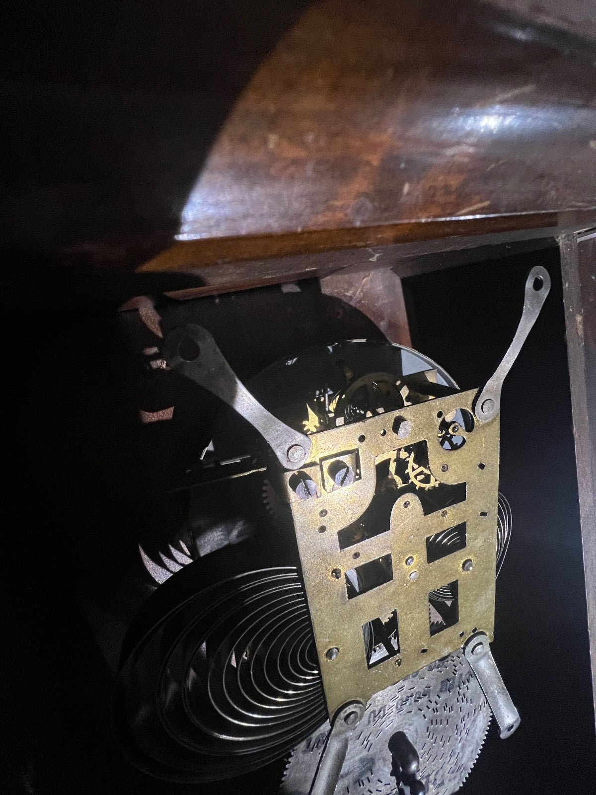 Kleine antike Wanduhr mit Spielwerk für Lochblech Platten um 1900