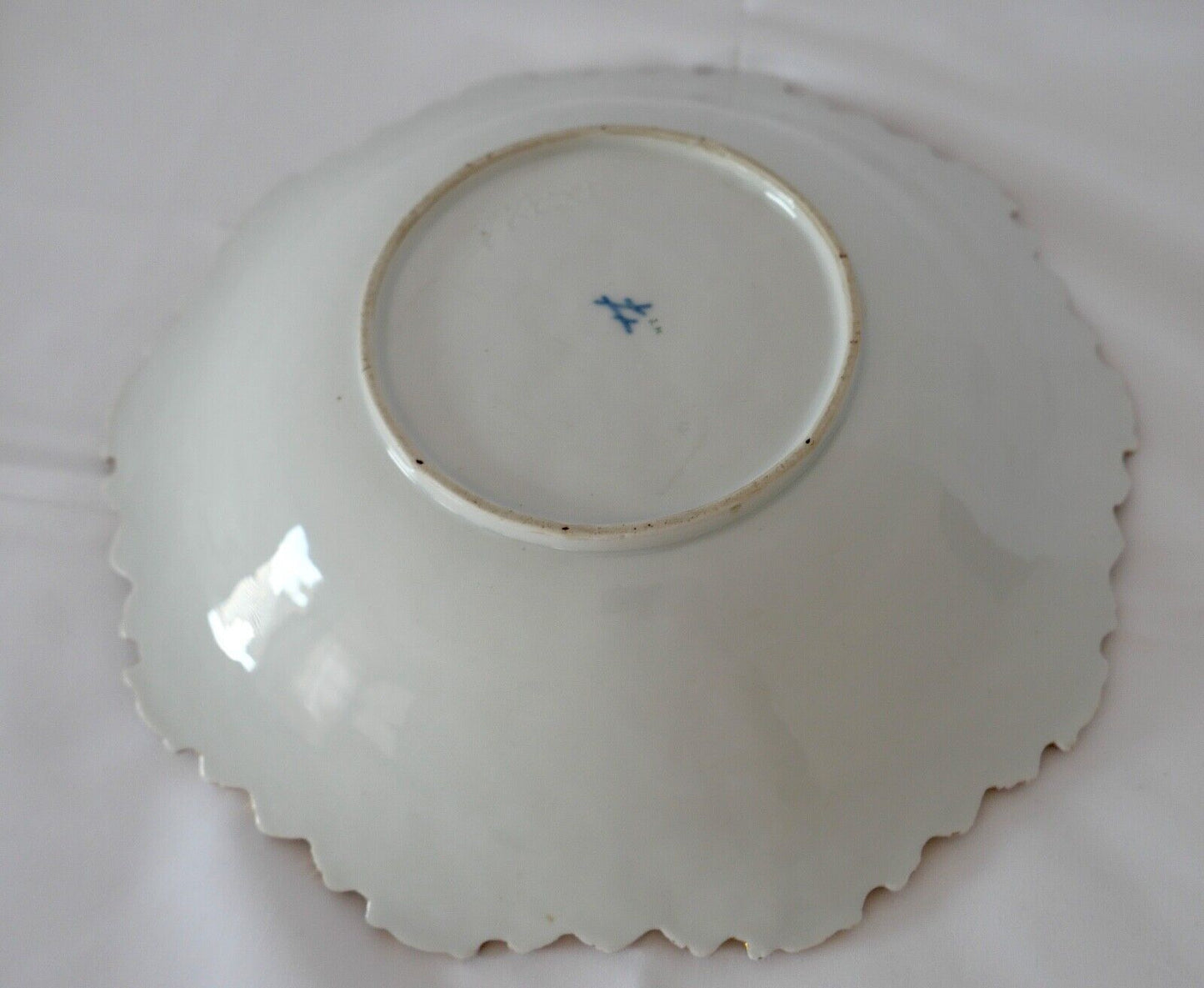 Antiker Meissen Prunk Teller Schale Weiß Goldrelief Staffage Ø 26 cm 19. Jh