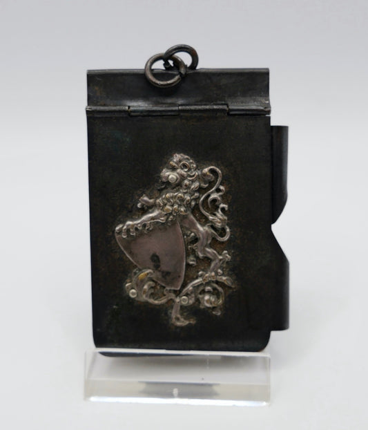 Antikes Chatelaine Notizbuch Metall Löwen-Wappen um 1900 Miniatur-Almanach