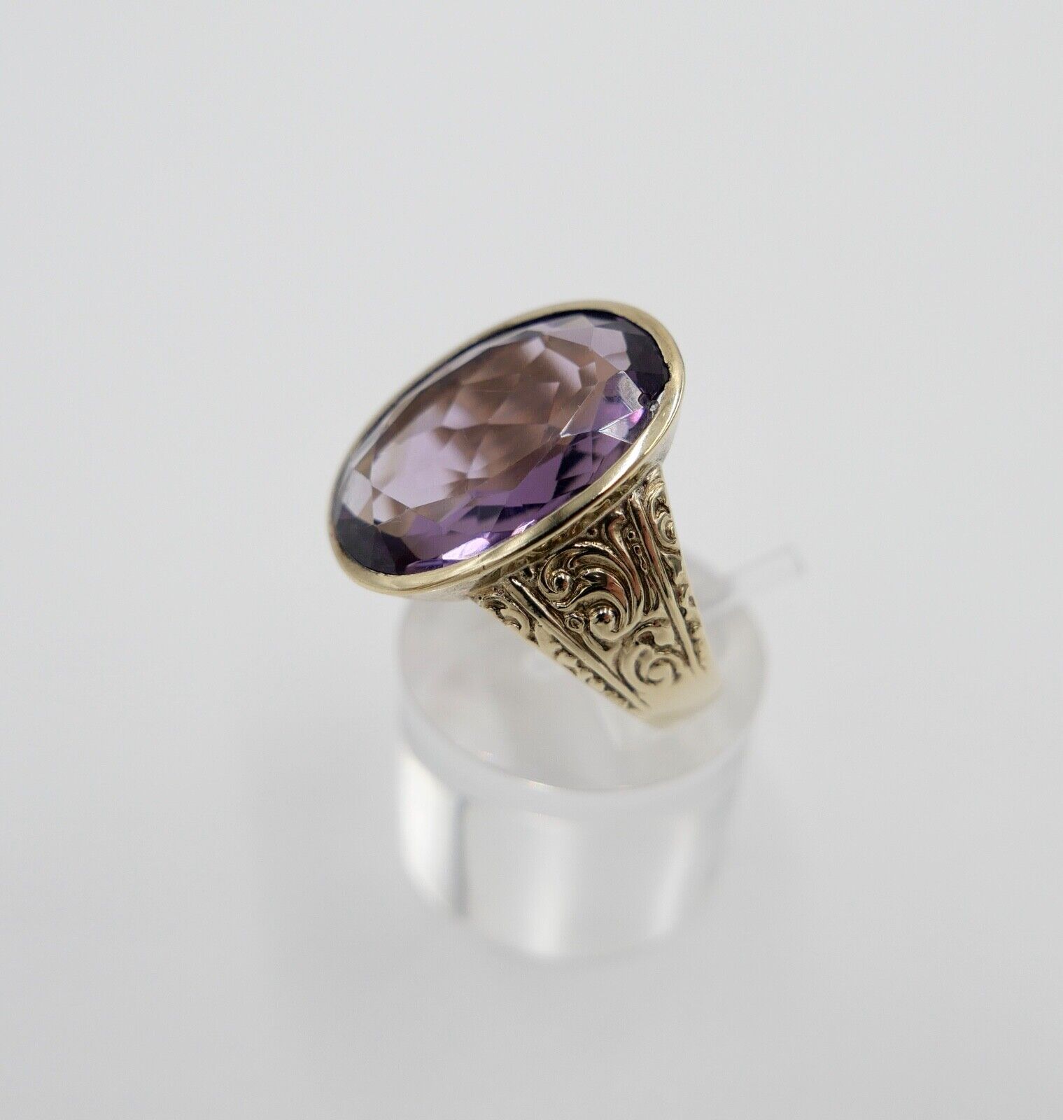 Antiker Jugendstil Damen Gold Ring 9K 375 Gr. 64 mit 14 Ct großem Lila Amethyst