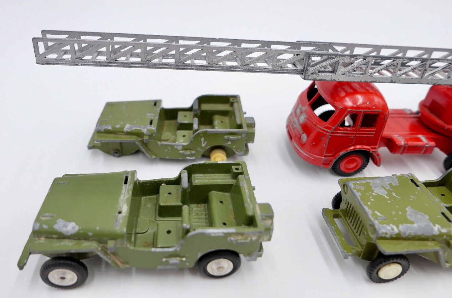 Posten 4 Stück Gama Toys Modellautos Feuerwehr 710 904-5-6 Jeep Militär