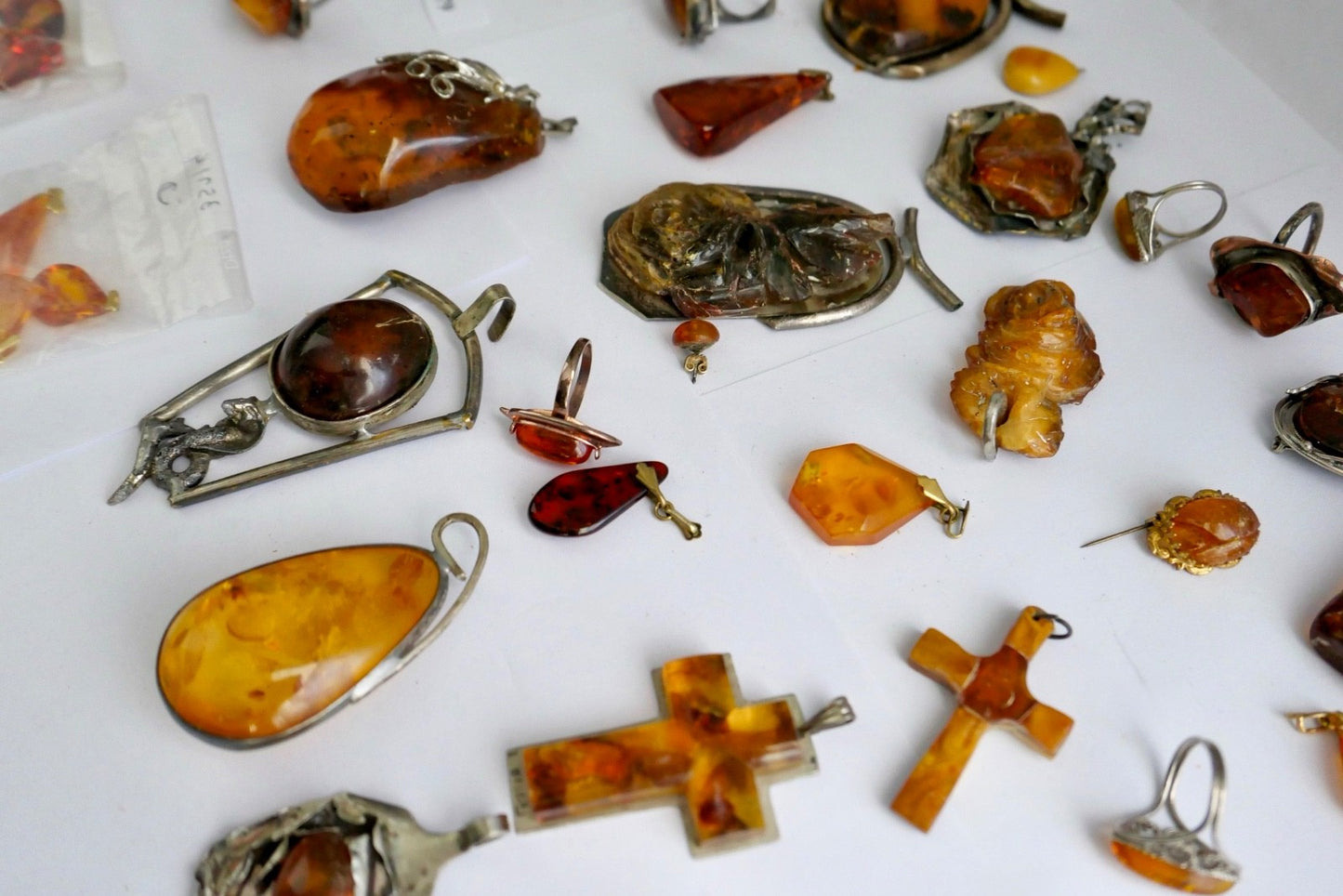 Großes Konvolut Bernstein Schmuck versilbert Anhänger Ring Kreuz Naturbernstein