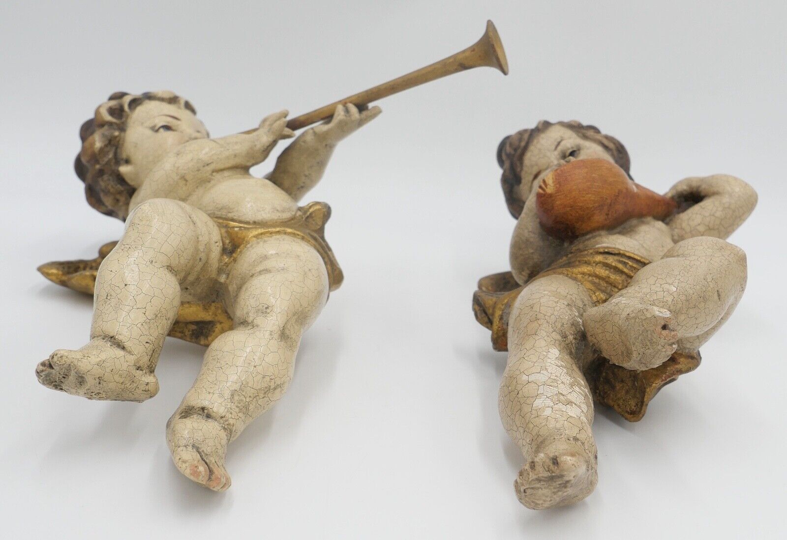 2x musizierende Putti / Putto Holzschnitzerei Engel farbig Holz Holzengel