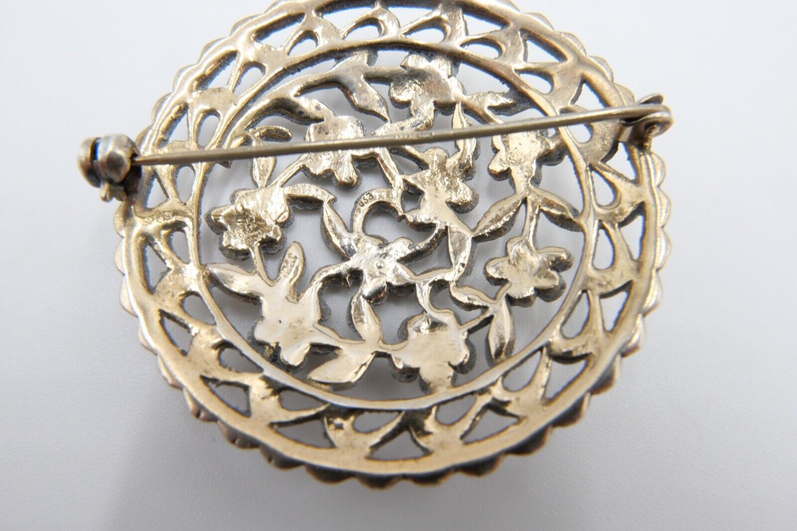 Jugendstil Brosche floral 835 Silber vergoldet mit Markasiten  Ø 40 mm