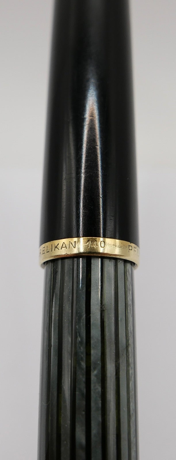 50er PELIKAN 140 Kolbenfüller Füller 585 14Ct Gold Feder OM grün schwarz