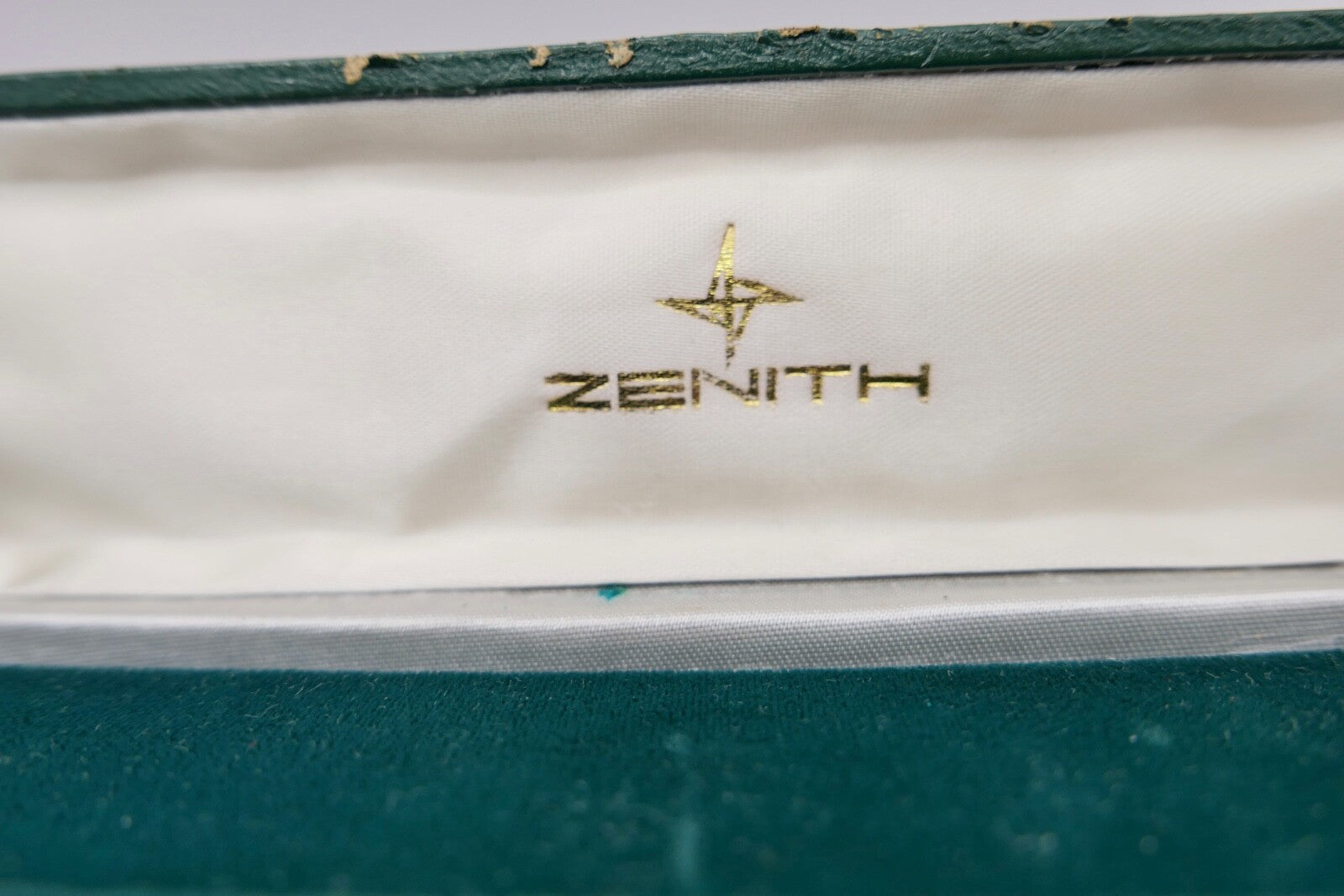 Vintage 60er 70er Jahre Original ZENITH Box Etui Uhrenetui in Grün