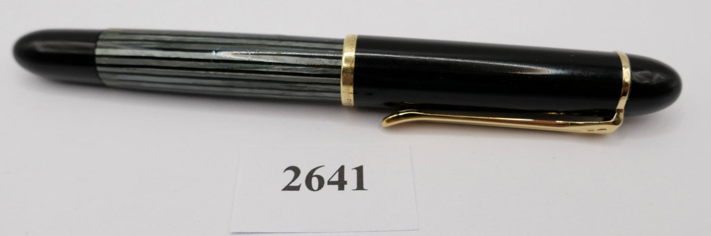 50er PELIKAN 140 Kolbenfüller Füller 585 14Ct Gold Feder OM grün schwarz