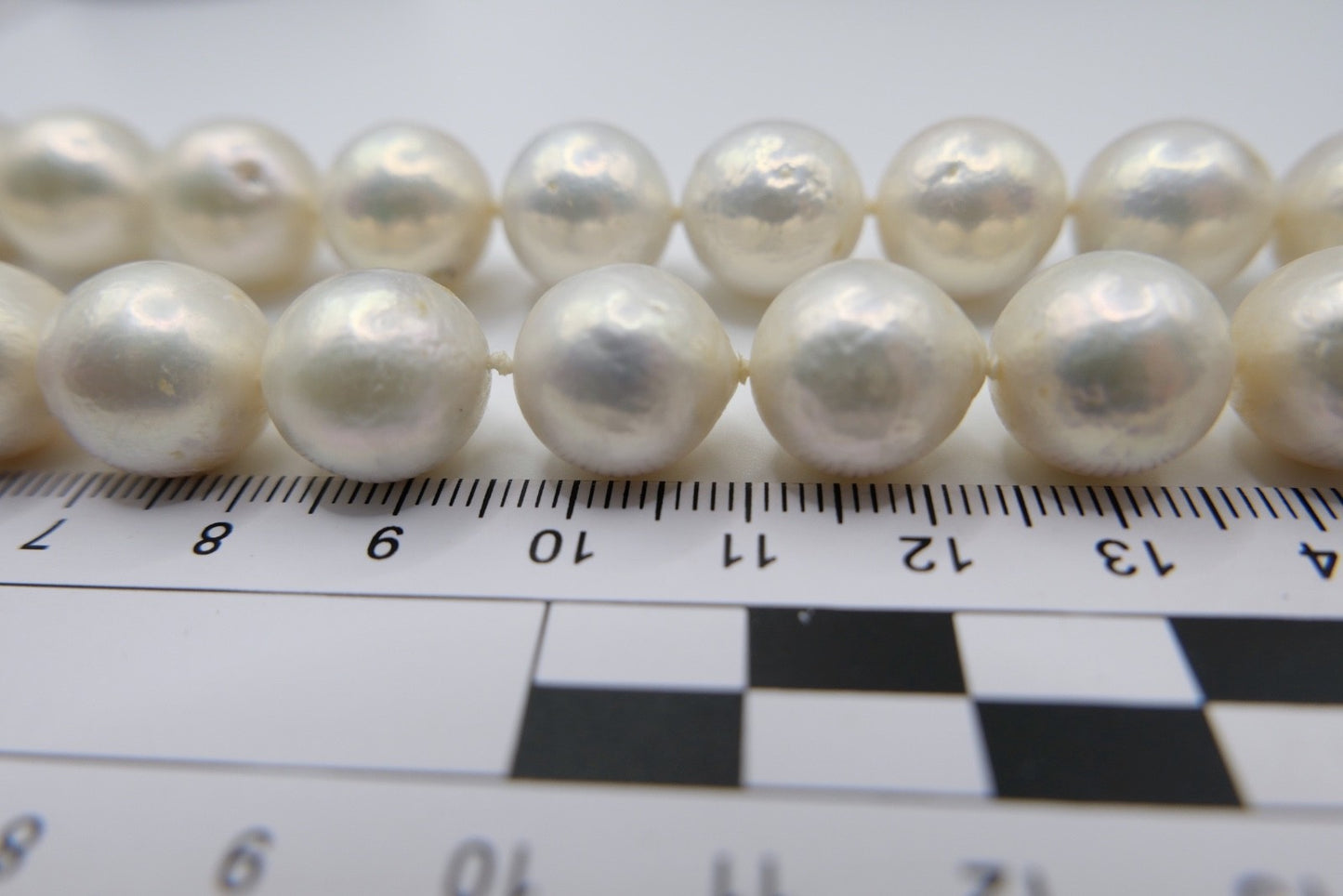 70er Jahre Perlenkette Collier 43 cm Ø 12-13 mm Silber
