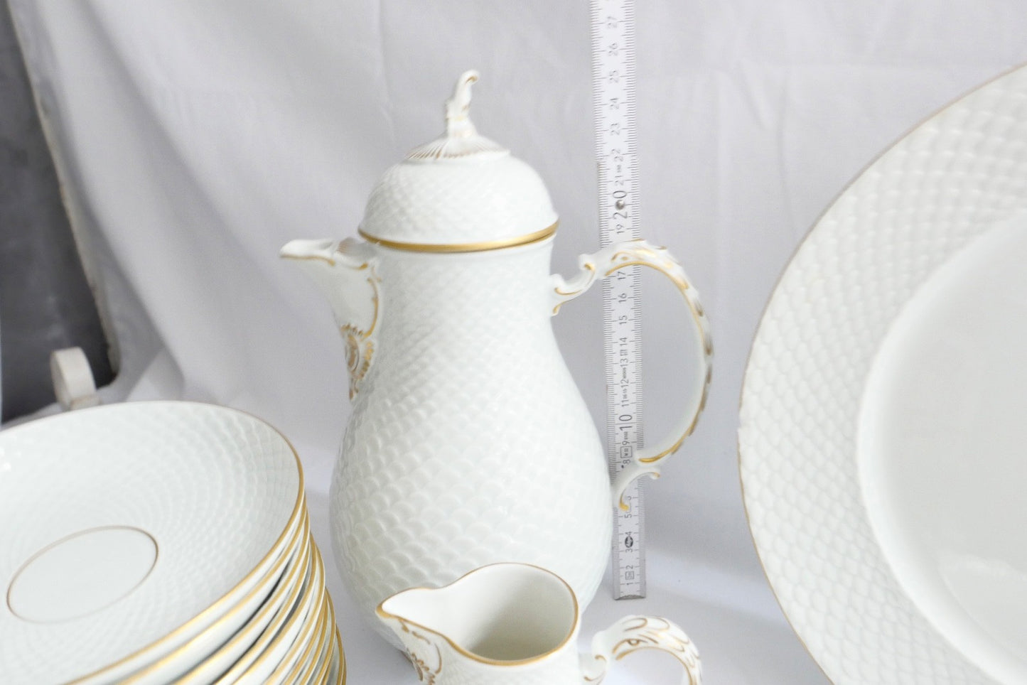 65 Tlg. Ludwigsburg Mokka / Kaffee Service weiß mit Goldrand Schuppenmuster