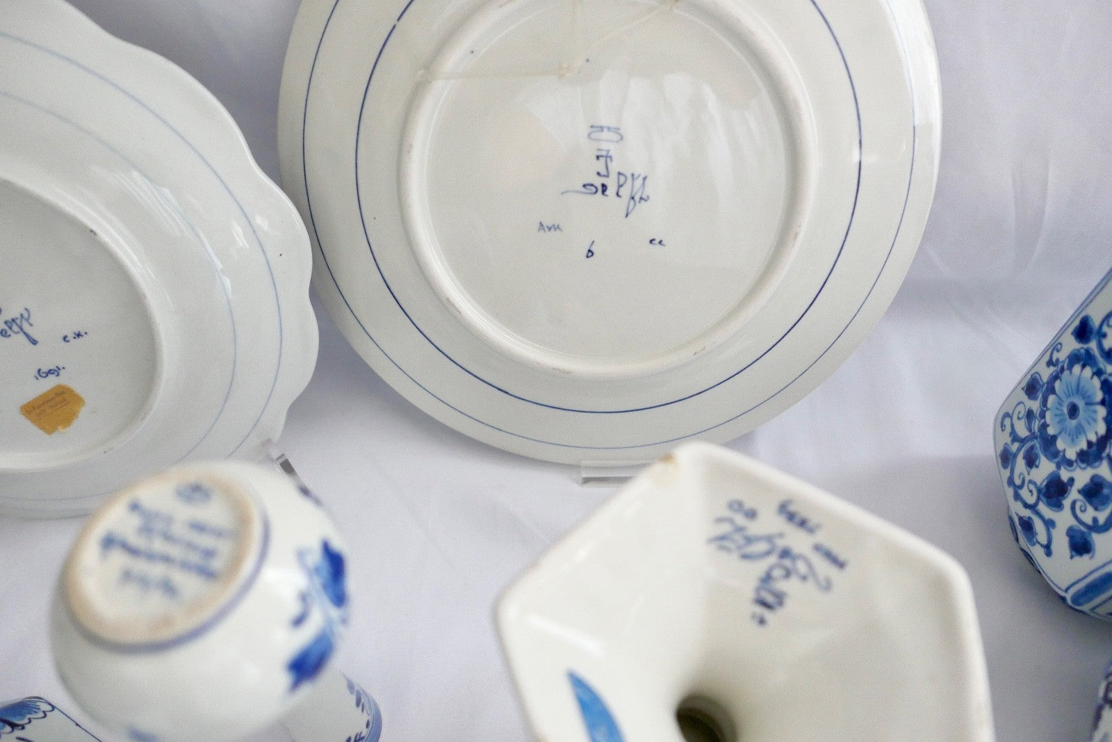 13 Teilig Posten Konvolut DELFT Teller Vase Schüssel Dose