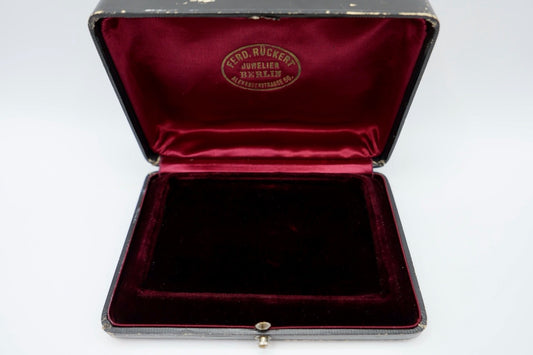 Antikes Schmuck-Etui Juwelier Ferd. Rückert Berlin Alexanderstr. 50 Samt Seide