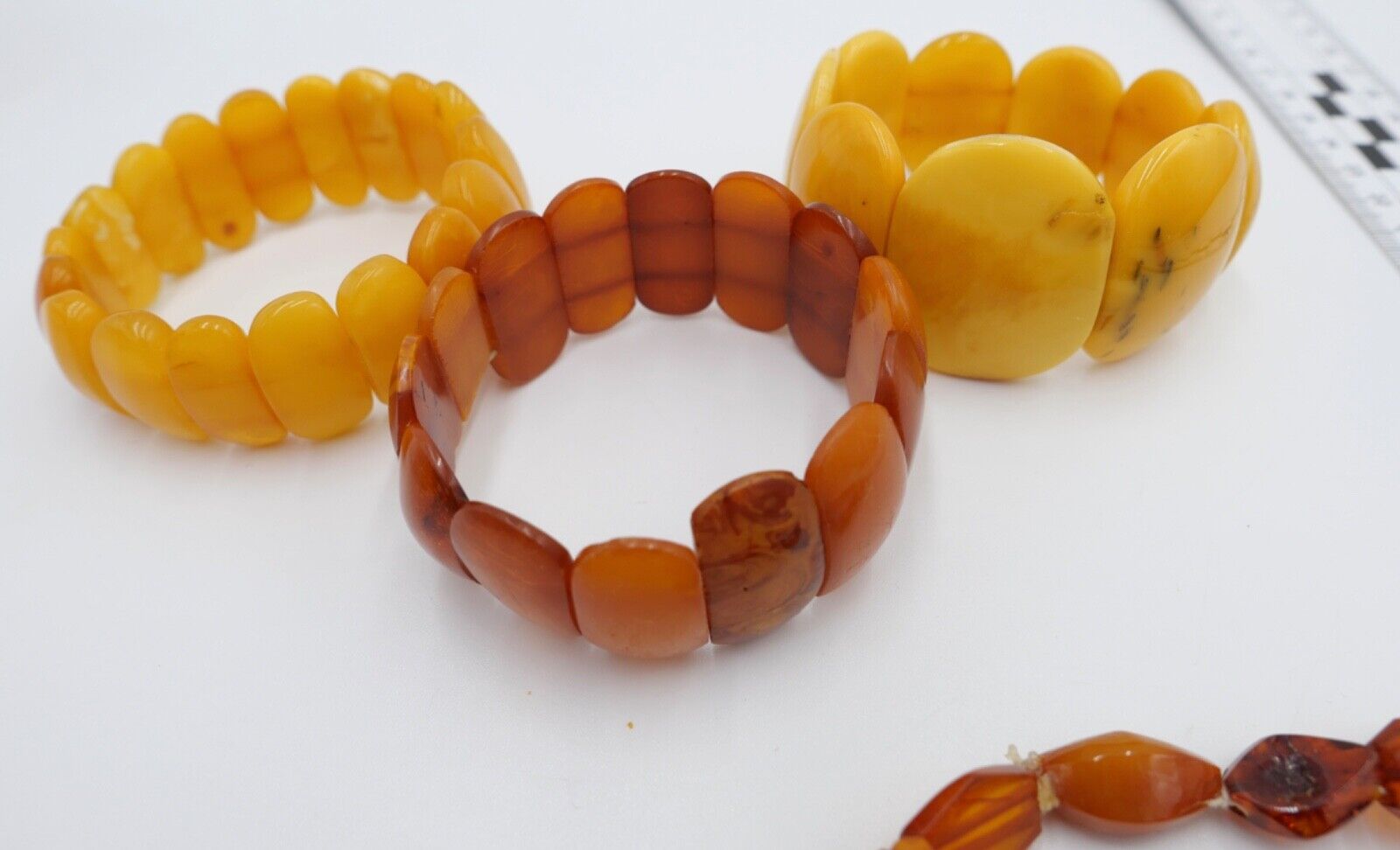 Posten / Konvolut Bernstein butterscotch Armband Armreif 113,2 Gramm