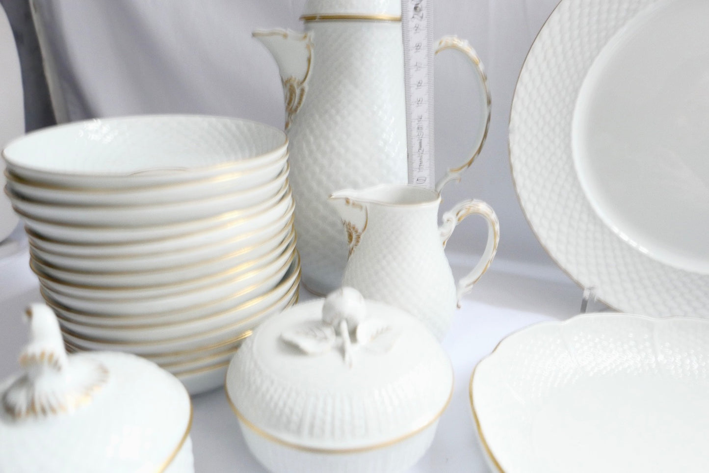 65 Tlg. Ludwigsburg Mokka / Kaffee Service weiß mit Goldrand Schuppenmuster