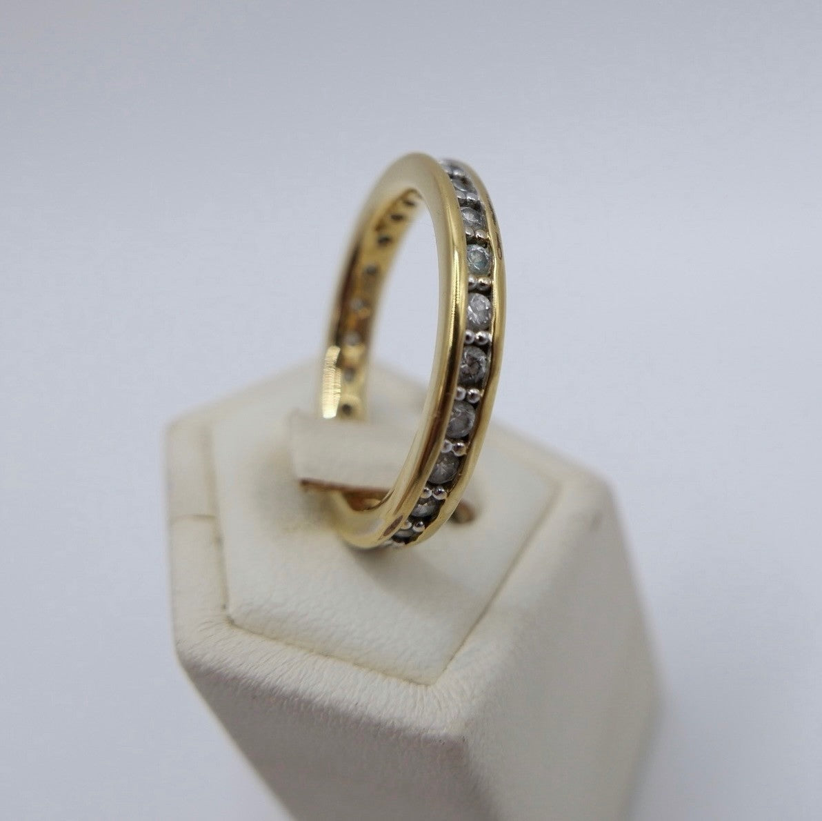 Alter eleganter Eternity Memory Ring vergoldet mit Besatz Gr. 57 mit Hersteller
