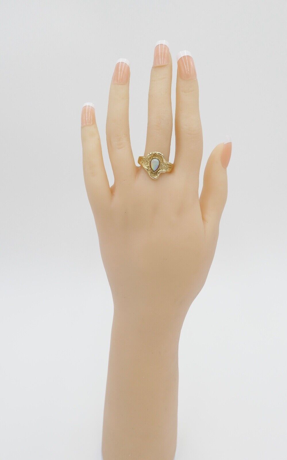 80er Jahre Damenring mit Opal Tropfenform Ring Gold 333 / 8K Gr. 59