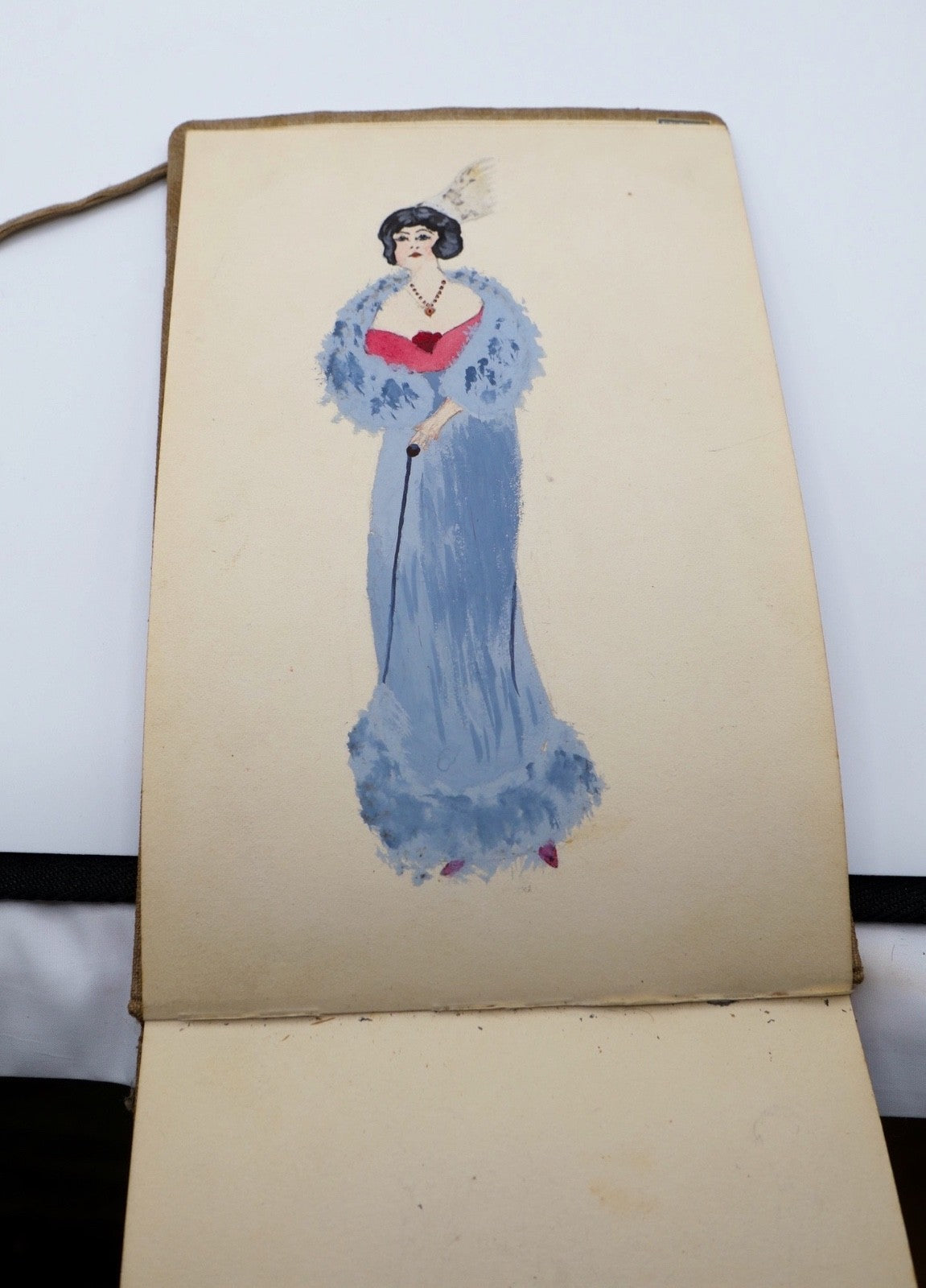 Skizzenbuch mit Tier‑ und Frauenzeichnungen 1939 mit handschriftlichen Gedichten