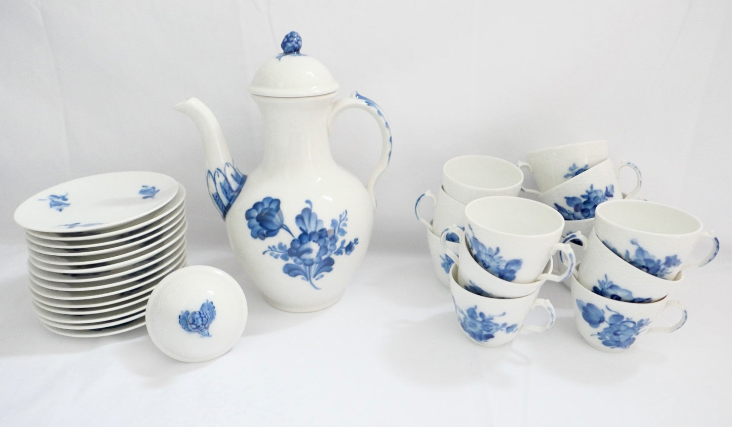 29 Tlg ROYAL COPENHAGEN " Blaue Blume " Mokka Service Porzellan Teller Tassen