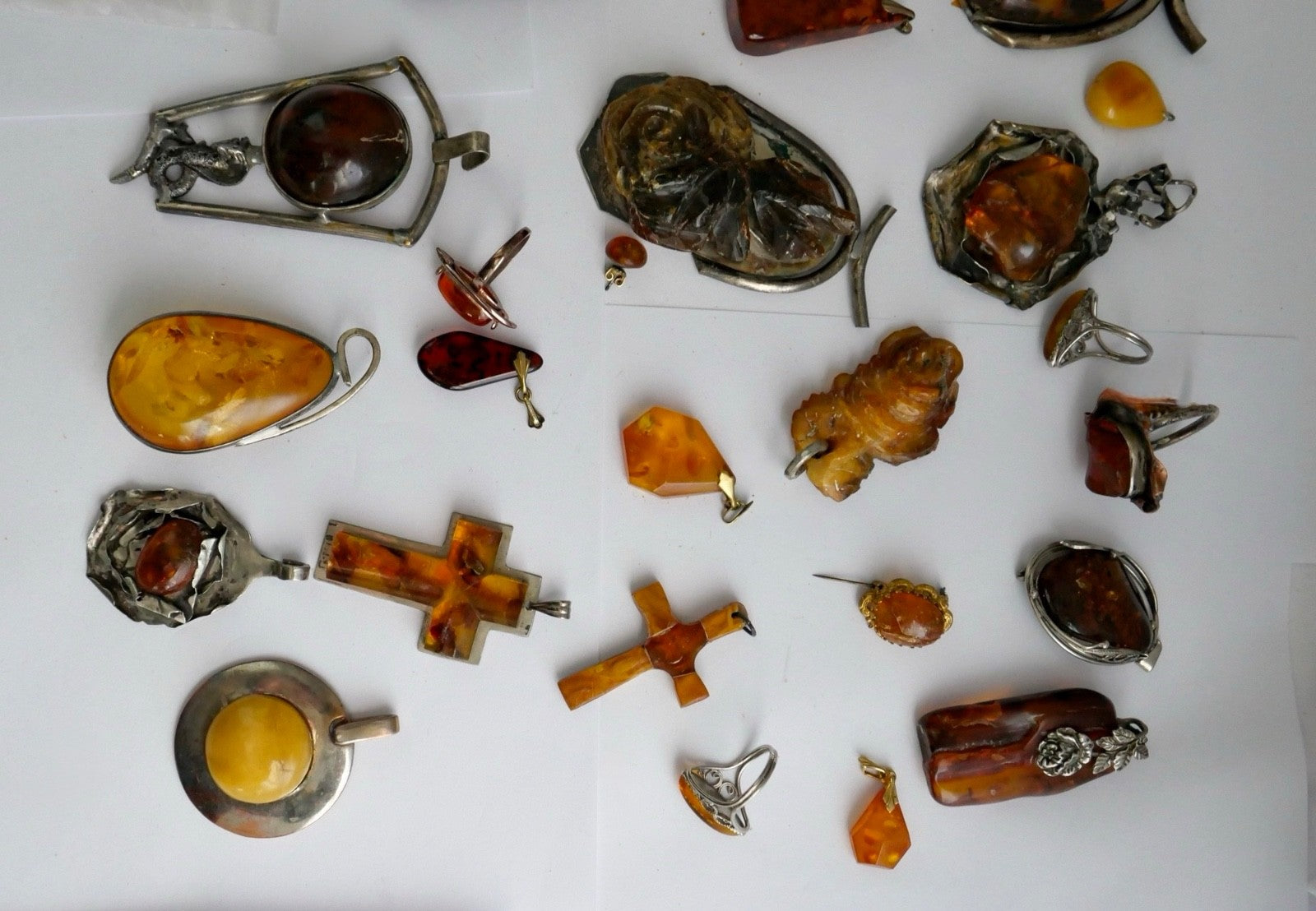 Großes Konvolut Bernstein Schmuck versilbert Anhänger Ring Kreuz Naturbernstein