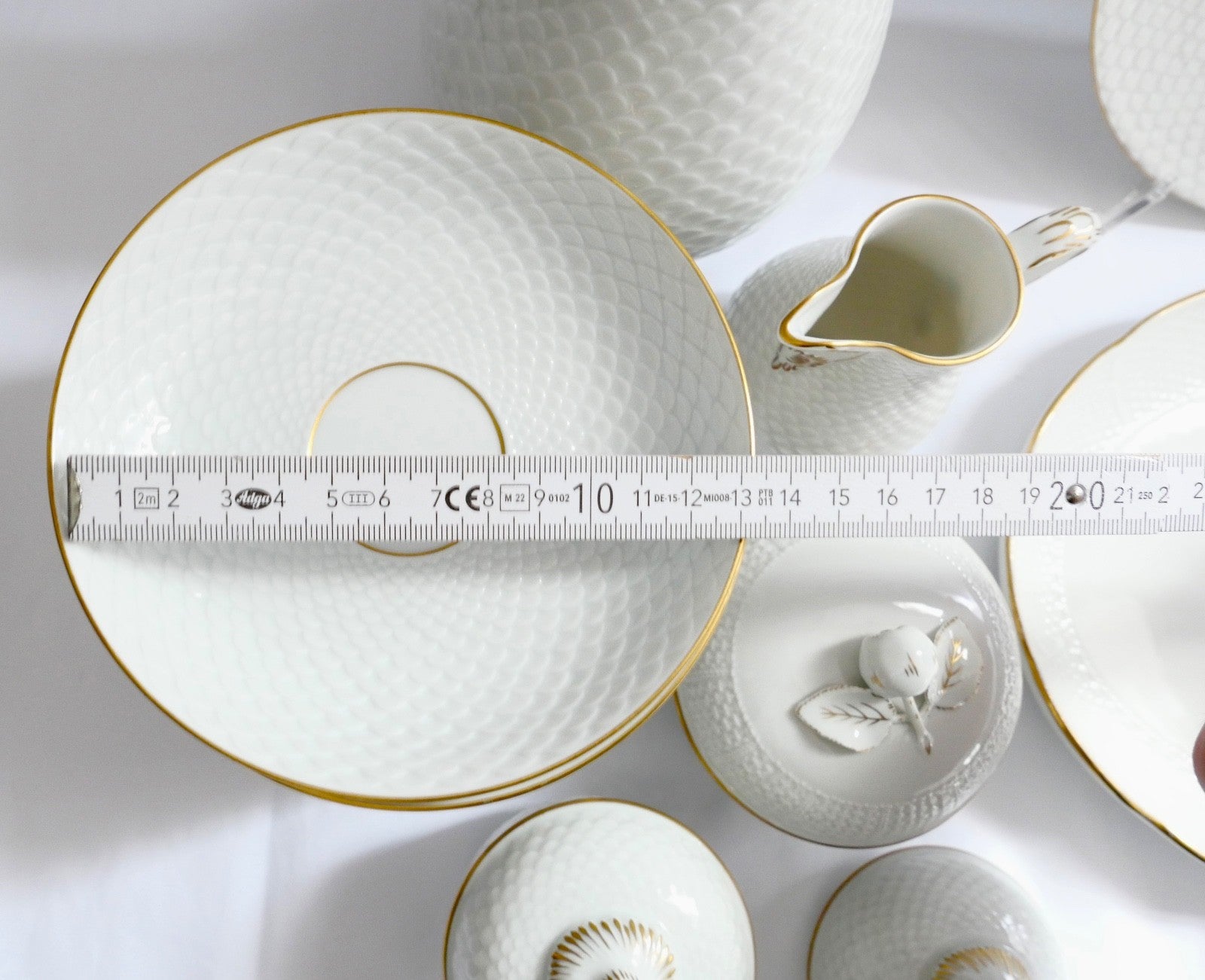 65 Tlg. Ludwigsburg Mokka / Kaffee Service weiß mit Goldrand Schuppenmuster
