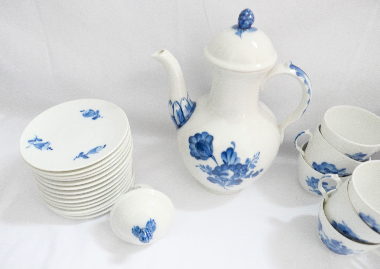 29 Tlg ROYAL COPENHAGEN " Blaue Blume " Mokka Service Porzellan Teller Tassen