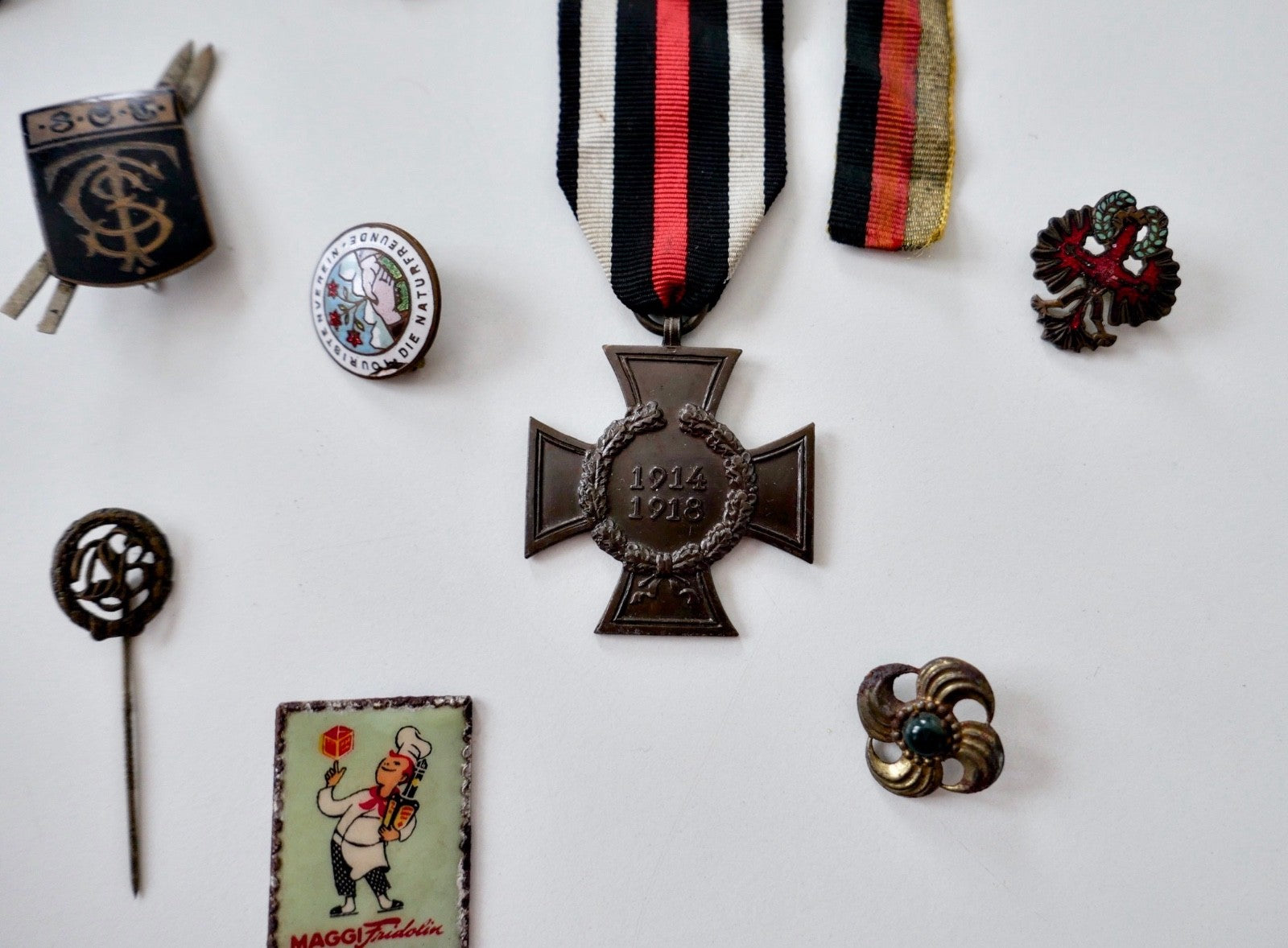 Militaria Konvolut Orden Abzeichen Ehrenkreuz 1.Weltkrieg Freikorps Flieger