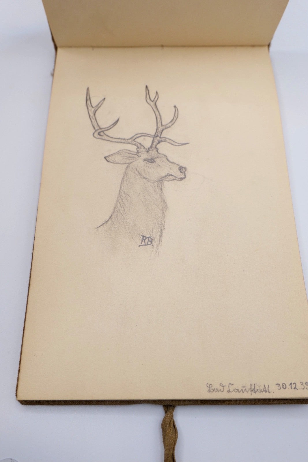 Skizzenbuch mit Tier‑ und Frauenzeichnungen 1939 mit handschriftlichen Gedichten