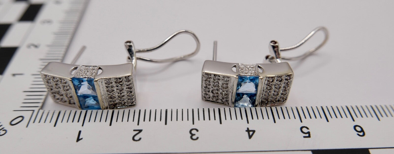 Blautopas & Brillant 750 18K Weißgold Gold Ohrringe 2 Ctw NEUwertig CCF