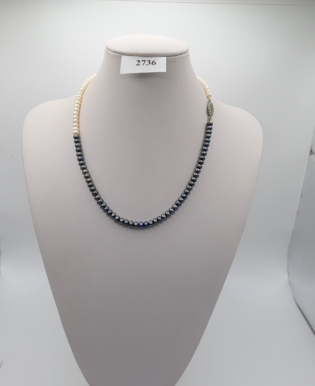 Elegante Perlenkette zweifarbig Weiß & Anthrazit  44 cm Vintage Tahiti-Look